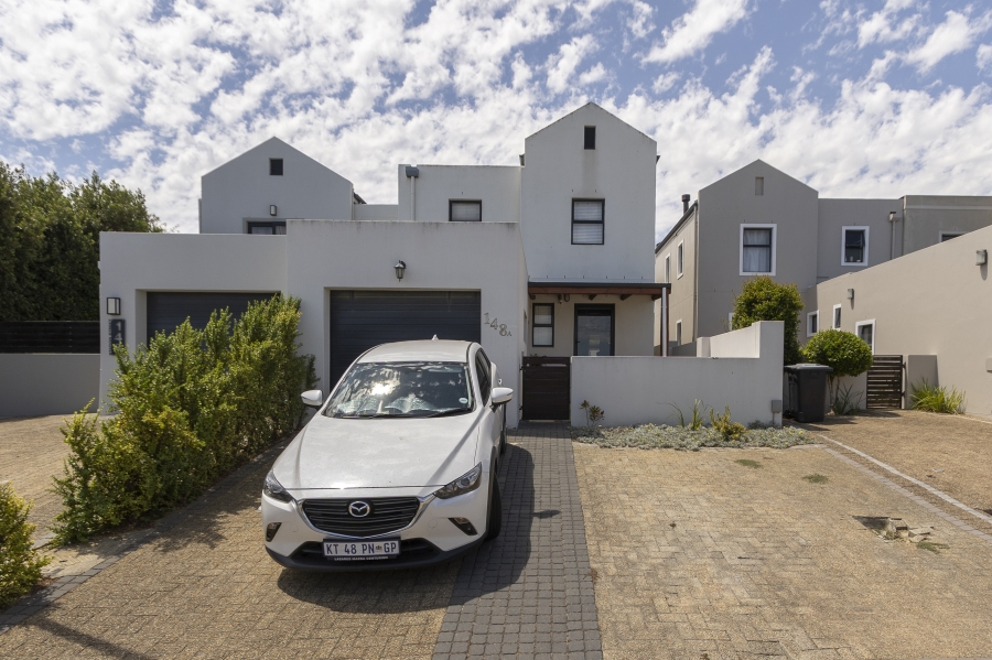 3 Bedroom Property for Sale in Kelderhof Country Village Western Cape